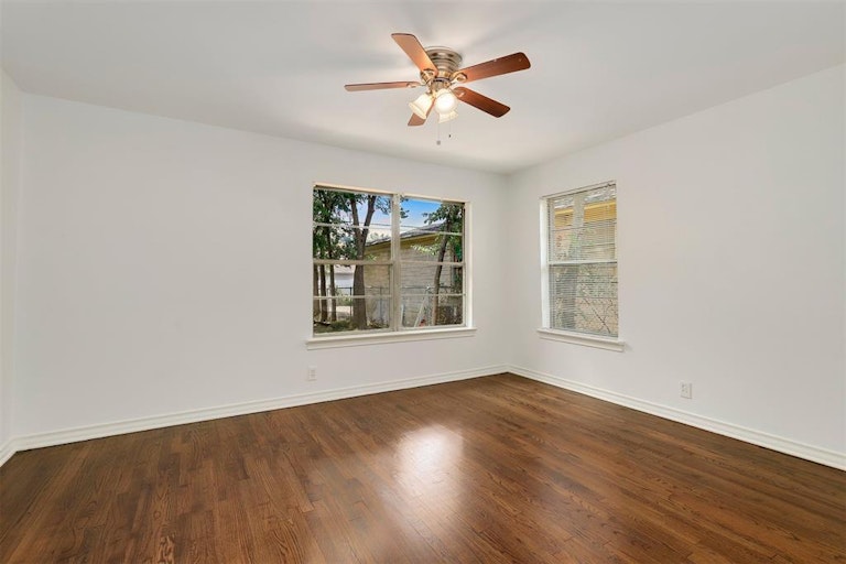 Photo 17 of 30 - 2118 Boyd St, Dallas, TX 75224