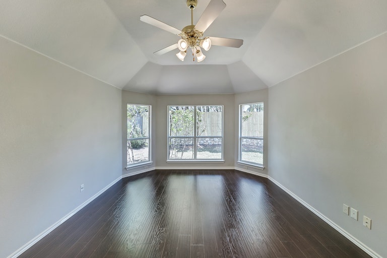 Photo 16 of 26 - 12601 Sweet Bay Dr, Euless, TX 76040