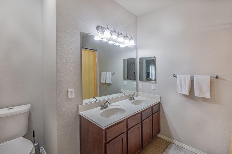 Photo 20 of 36 - 2854 Gospel Dr, Dallas, TX 75237
