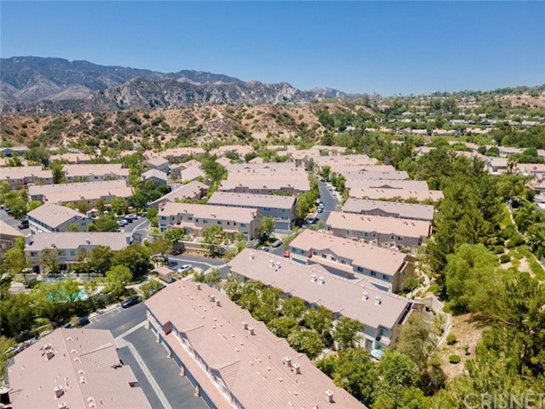 Photo 33 of 37 - 25773 Perlman Pl Unit F, Stevenson Ranch, CA 91381