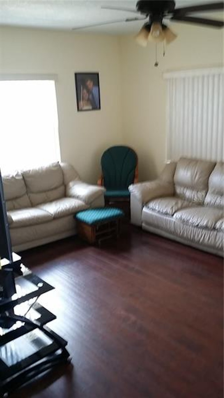 Photo 6 of 19 - 2608 W Columbus Dr, Tampa, FL 33607