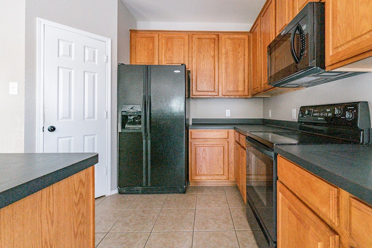 Photo 4 of 22 - 1539 Outerbridge Dr, Allen, TX 75002