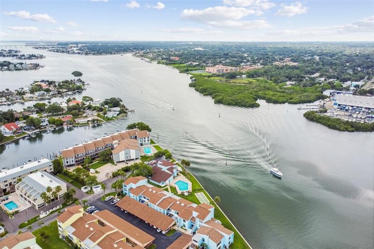 Photo 42 of 45 - 1 Windrush Blvd #5, Indian Rocks Beach, FL 33785