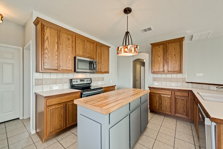 Photo 8 of 28 - 6409 Deer Run Dr, McKinney, TX 75070