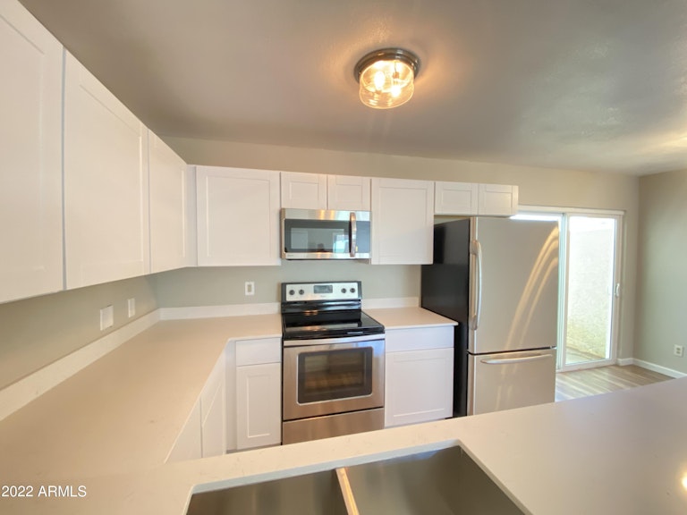 Photo 4 of 24 - 4514 W Maryland Ave, Glendale, AZ 85301