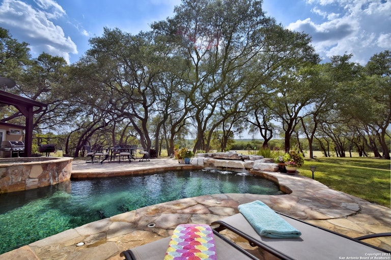 Photo 22 of 51 - 1359 E Ammann Rd, Bulverde, TX 78163