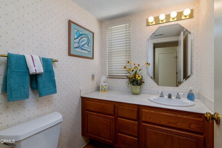 Photo 15 of 25 - 6175 Palomar Cir, Camarillo, CA 93012