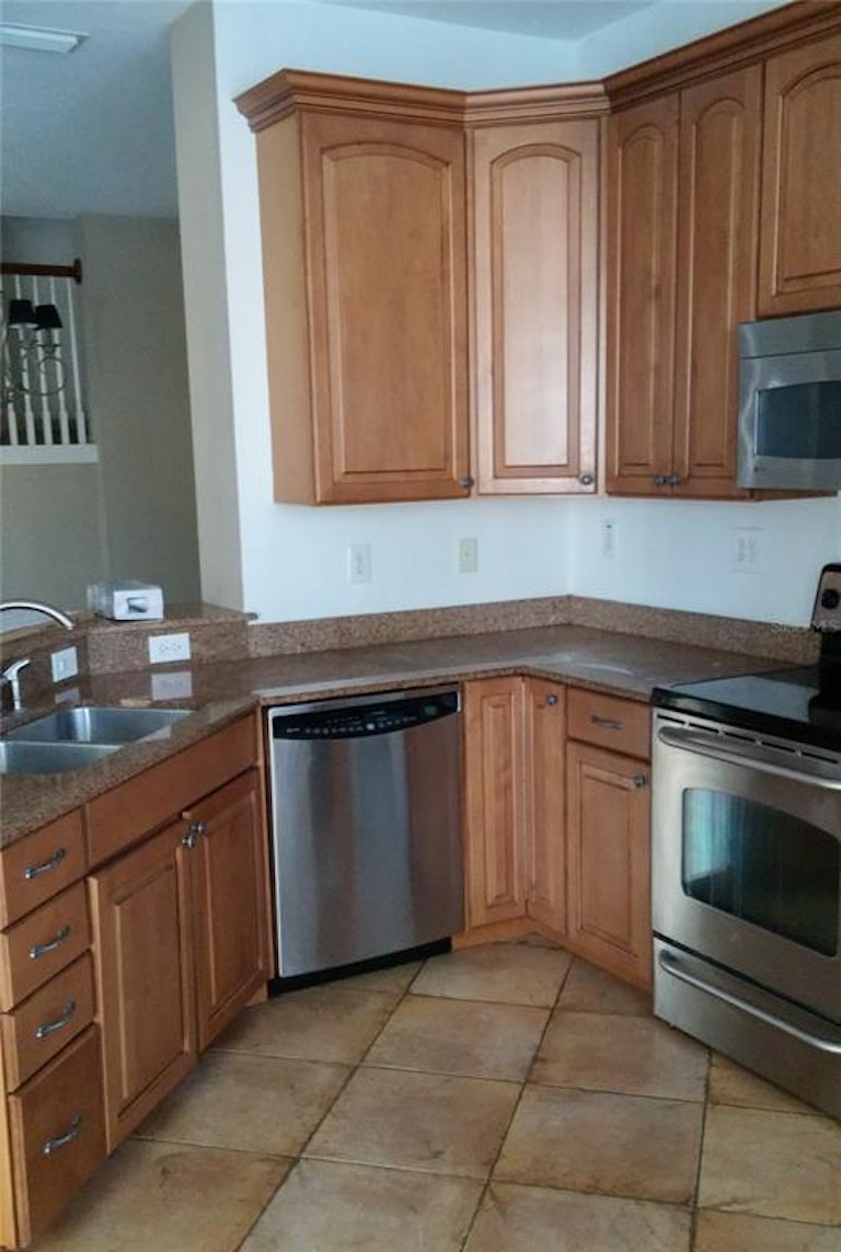 Photo 6 of 24 - 2111 Park Crescent Dr, Land O Lakes, FL 34639