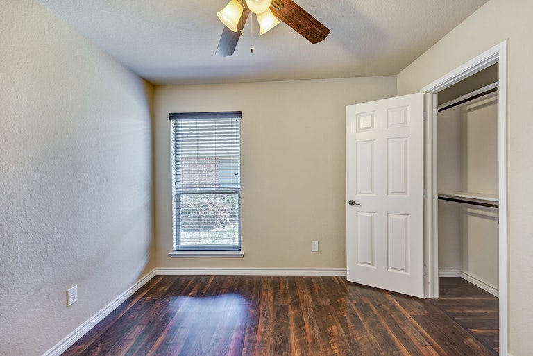 Photo 17 of 25 - 5532 Chinkapin Ln, Fort Worth, TX 76244