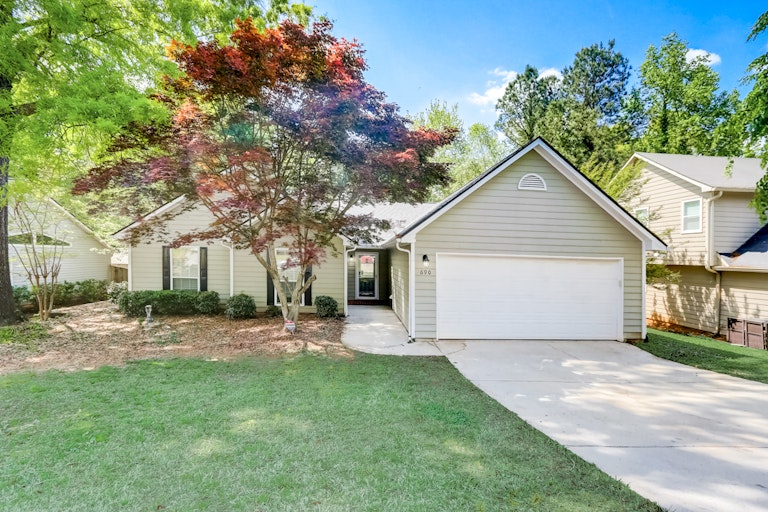 Photo 1 of 23 - 690 Paris Dr, Lawrenceville, GA 30043