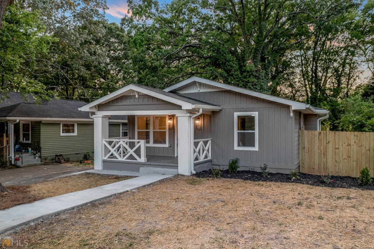 Photo 28 of 28 - 710 S Grand Ave NW, Atlanta, GA 30318