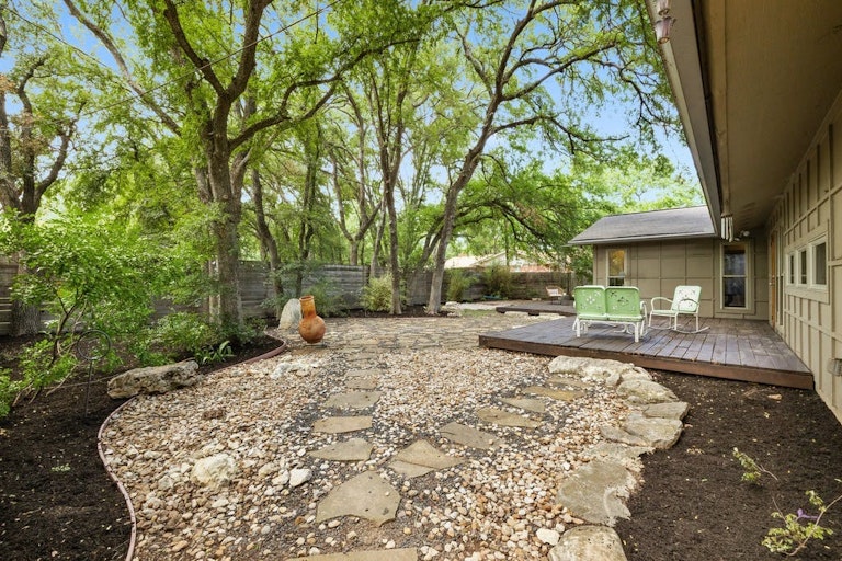 Photo 24 of 26 - 12904 Trailwood Rd, Austin, TX 78727