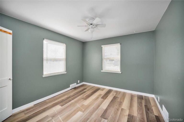 Photo 8 of 15 - 700 Kenton St, Aurora, CO 80010