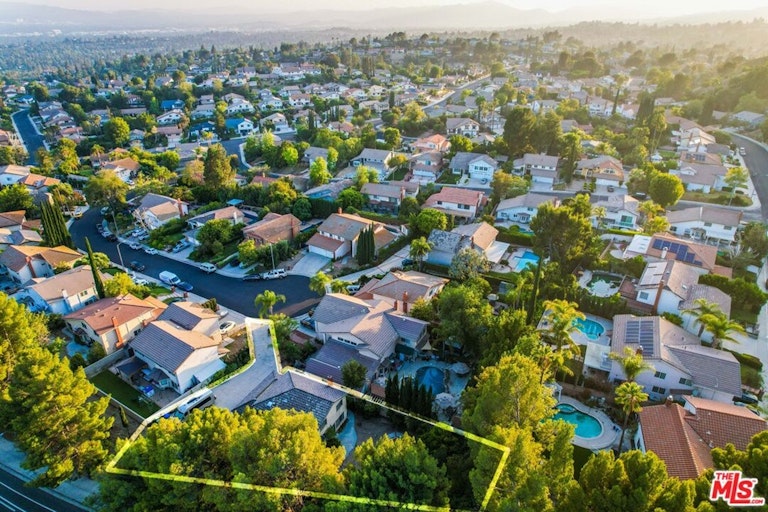 Photo 47 of 53 - 18502 Entrada Ct, Porter Ranch, CA 91326