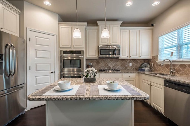Photo 8 of 23 - 13100 Vista Dr, Covington, GA 30014