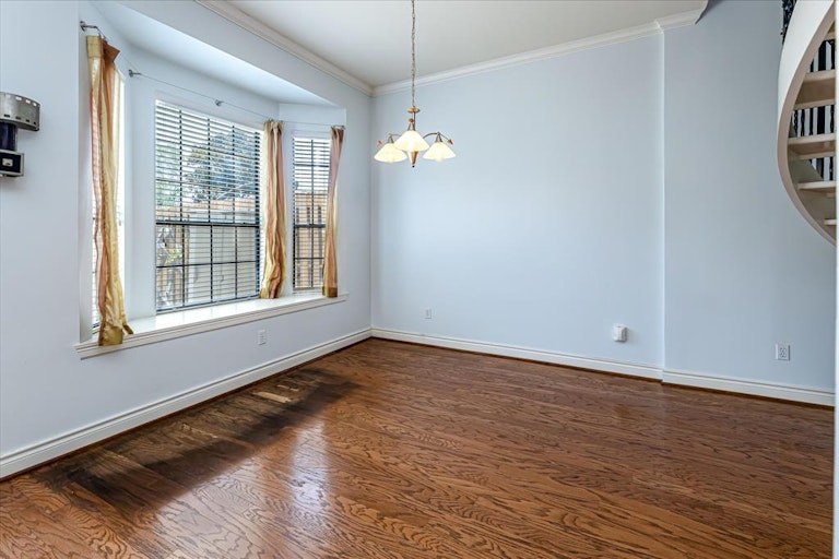 Photo 6 of 47 - 2828 Bering Dr, Houston, TX 77057