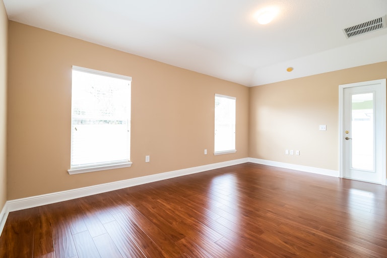 Photo 13 of 25 - 369 S Oak Ave, Orange City, FL 32763