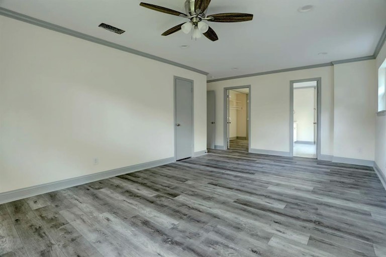 Photo 18 of 27 - 7919 Fairdale Ln, Houston, TX 77063
