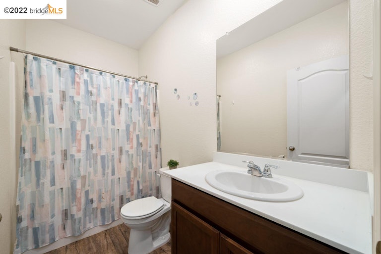 Photo 14 of 26 - 5561 Glowhaven St, Marysville, CA 95901