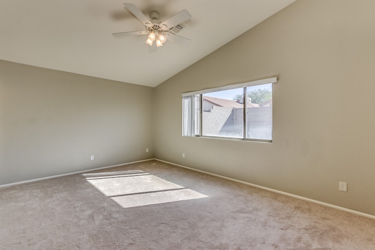 Photo 14 of 31 - 40201 N Cassara Dr, San Tan Valley, AZ 85140