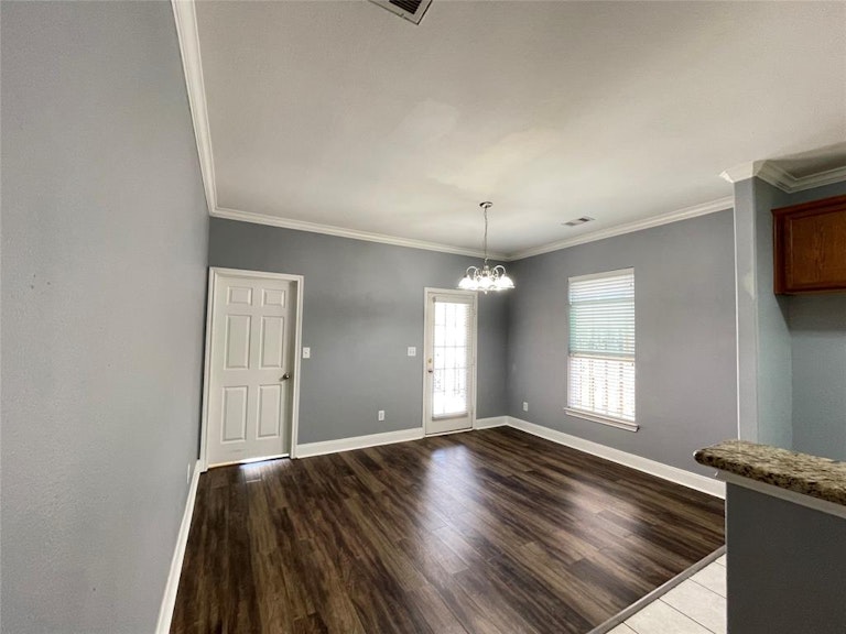 Photo 10 of 21 - 7219 Golden Star Dr, Houston, TX 77083