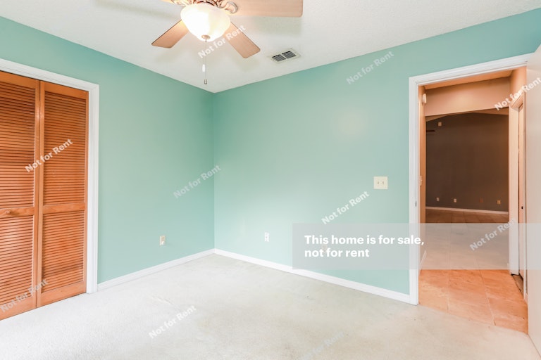 Photo 18 of 27 - 4836 Rustic Woods Dr, Jacksonville, FL 32257