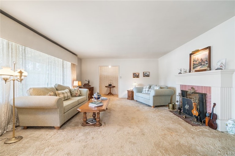 Photo 3 of 25 - 2401 S 3rd Ave, Arcadia, CA 91006
