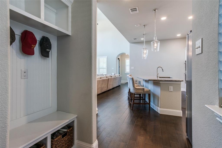 Photo 10 of 25 - 5417 Basham Ln, McKinney, TX 75070