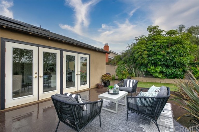 Photo 25 of 29 - 17201 Berlin Ln, Huntington Beach, CA 92649