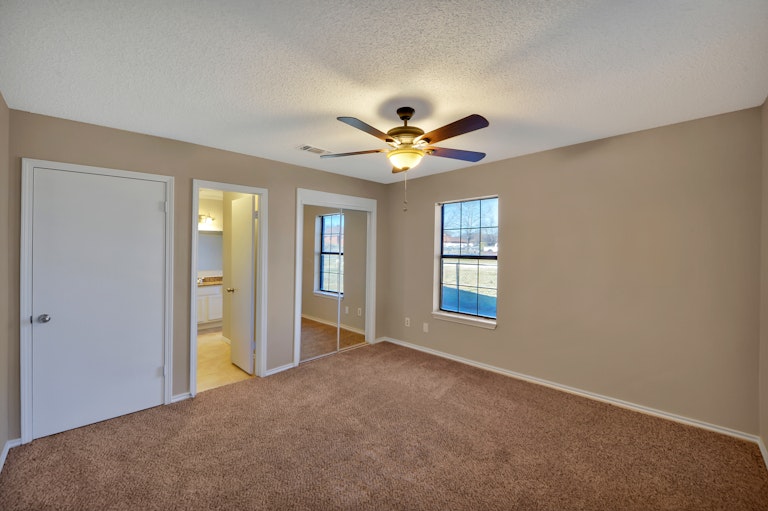 Photo 14 of 26 - 6724 Marvin Brown St, Fort Worth, TX 76179