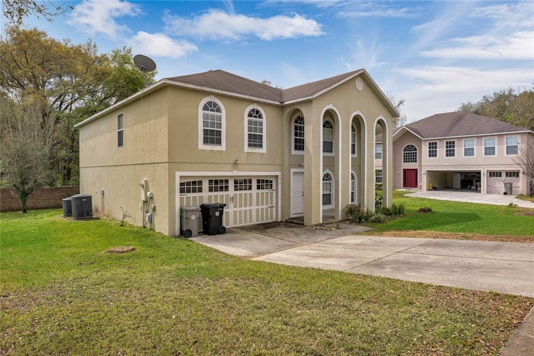 Photo 3 of 34 - 1975 Alambra Cir, Apopka, FL 32703