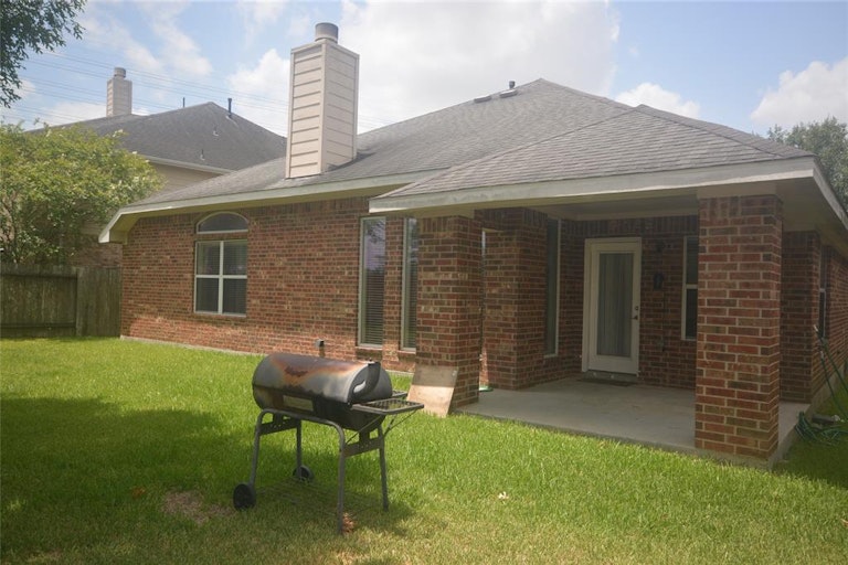 Photo 26 of 26 - 2417 Canyon Springs Dr, Pearland, TX 77584