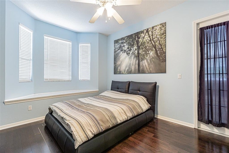 Photo 25 of 36 - 1462 Kensington Woods Dr, Lutz, FL 33549