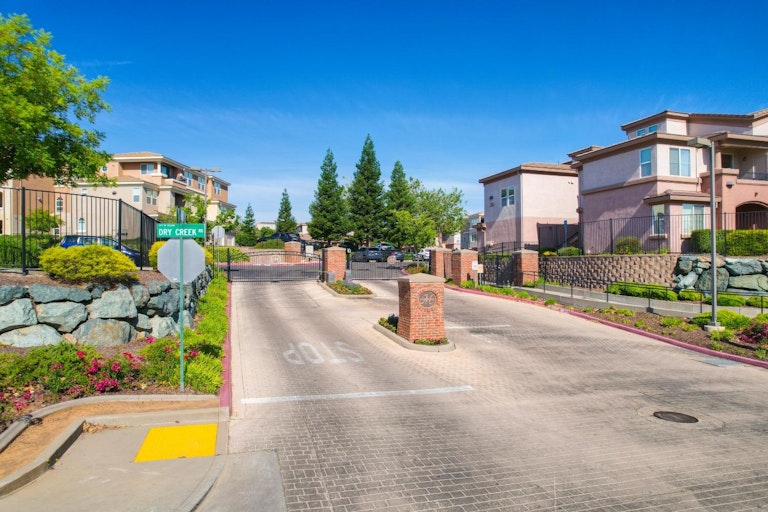 Photo 40 of 40 - 1000 Moon Cir #1026, Folsom, CA 95630