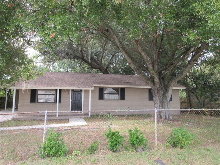 Photo 1 of 9 - 8408 N Orange Pl, Tampa, FL 33617