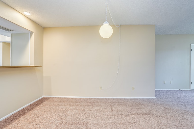 Photo 13 of 32 - 2176 E Ellis Dr, Tempe, AZ 85282
