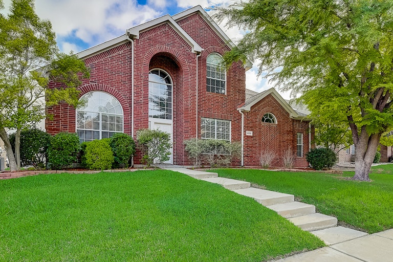 Photo 8 of 37 - 4009 Pear Ridge Dr, The Colony, TX 75056