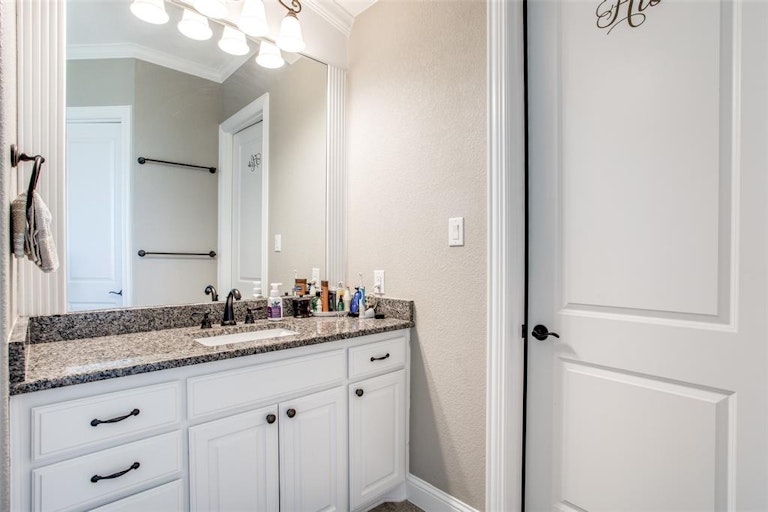 Photo 19 of 40 - 180 Denali Way, Waxahachie, TX 75167