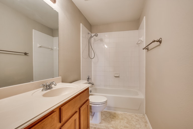 Photo 32 of 36 - 6400 Sidney Ln, McKinney, TX 75070