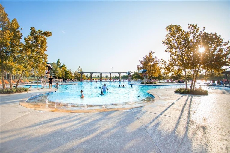 Photo 9 of 14 - 6527 Scarlet Pond, Fulshear, TX 77441
