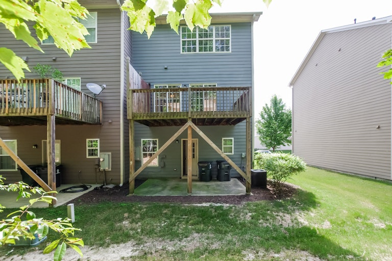 Photo 5 of 26 - 117 Gallent Hedge Trl, Apex, NC 27539