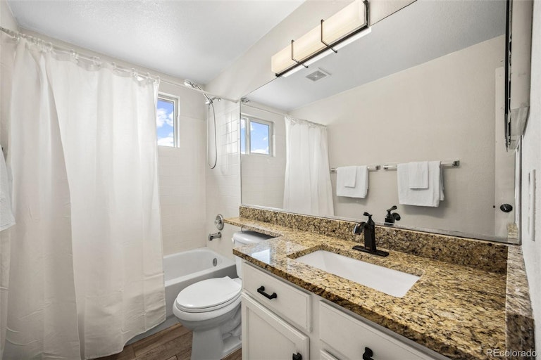 Photo 15 of 27 - 5322 S Liverpool Way, Centennial, CO 80015
