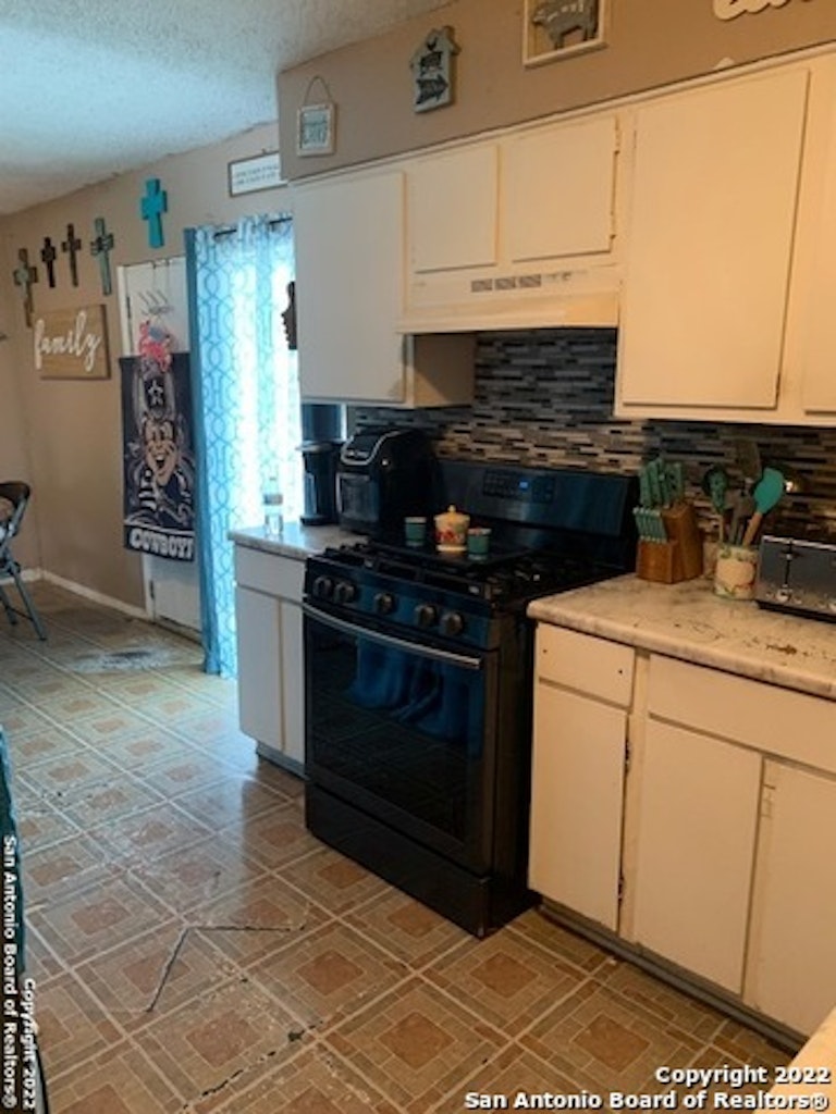 Photo 18 of 22 - 2911 Wendy St, San Antonio, TX 78210