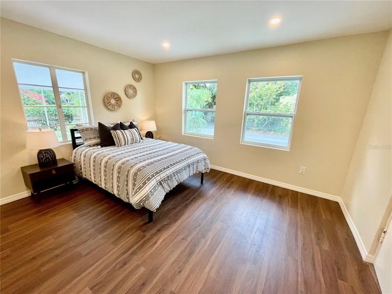 Photo 6 of 64 - 1201 E Henry Ave, Tampa, FL 33604