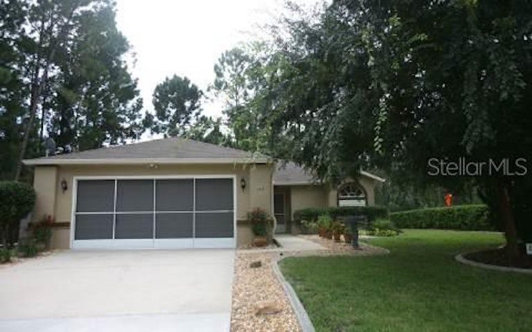 Photo 1 of 1 - 44 Point Of Woods Dr, Palm Coast, FL 32164