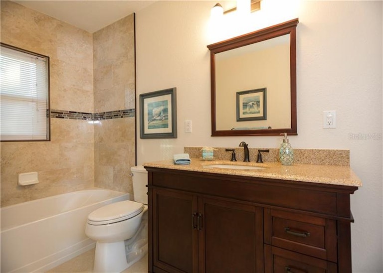 Photo 14 of 25 - 308 La Hacienda Dr, Indian Rocks Beach, FL 33785