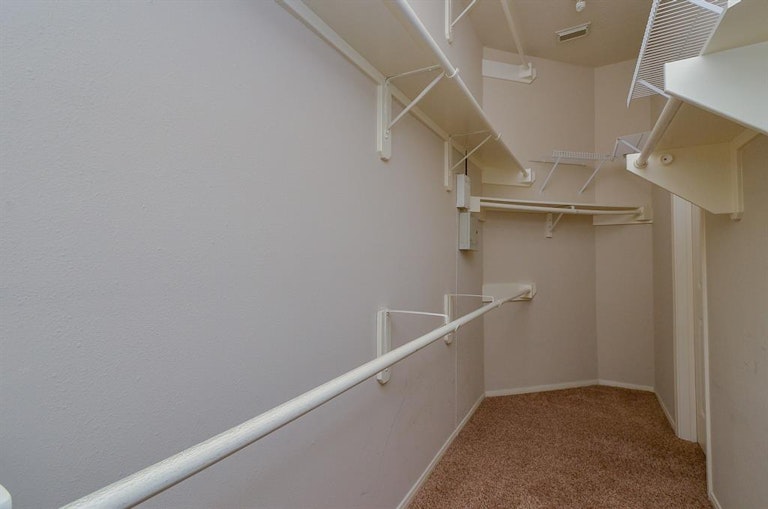 Photo 18 of 27 - 8227 Summer Reef Dr, Houston, TX 77095