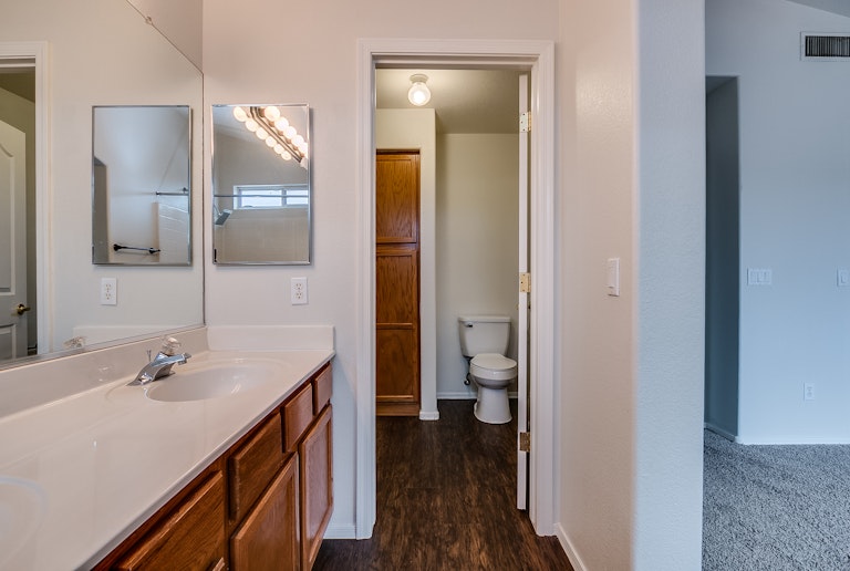 Photo 15 of 23 - 4038 W Abraham Ln, Glendale, AZ 85308