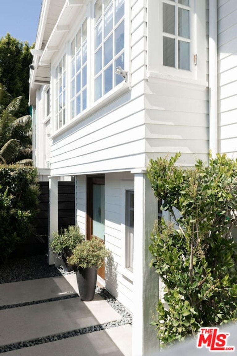 Photo 19 of 20 - 241 Windward Ave, Venice, CA 90291