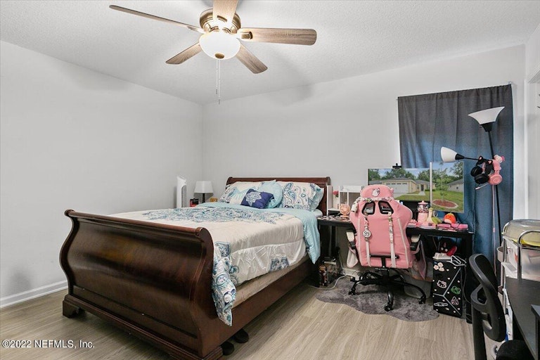 Photo 9 of 17 - 4507 Glendas Meadow Dr, Jacksonville, FL 32210